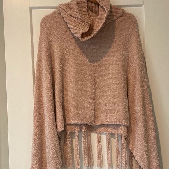 Knit Poncho One Size NWT - Picture 6 of 6